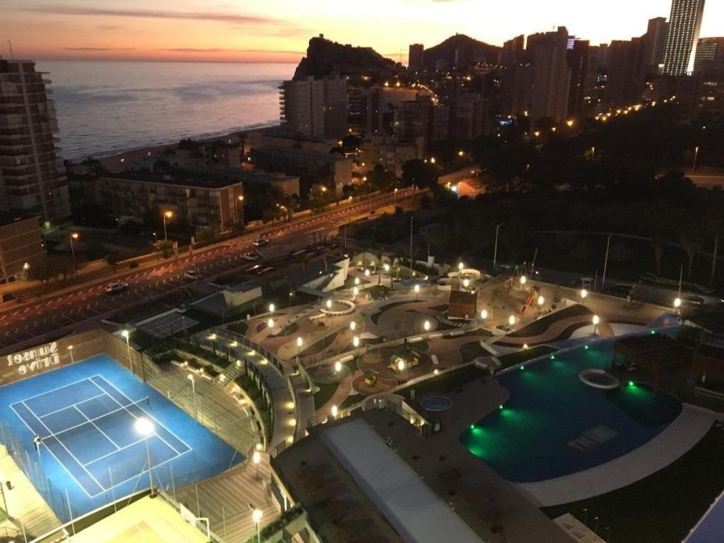 Апартаменти Sunset Drive, Cerca De La Playa Poniente Бенідорм Екстер'єр фото